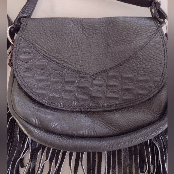 Black, 100% Leather, Cross Over, Fringe, Flap, Magnetic Closure, Silver Hardware - Picture 12 of 12